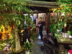 那位爷爷-巷里老院花园餐厅