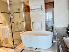 -青岛海尔洲际酒店