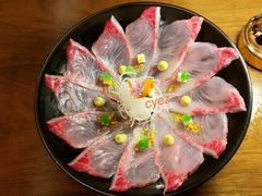 鰤鱼薄切-Tsuru鹤日本料理(静安香格里拉店)