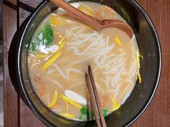 -银米·云南传统过桥米线(双廊黑金冠店)