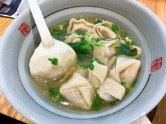 骨汤抄手-呼啦面馆·头牌豌杂面(爱琴海店)