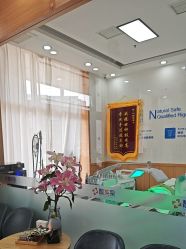 -靓芙泉专研痘痘肌