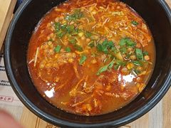 -花馬肆.云南过桥米线(汉神购物广场现场熬汤店)