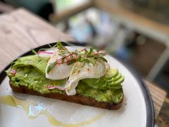 牛油果温泉蛋吐司-O'mills Sourdough Bakery&Bistro(永嘉路店)
