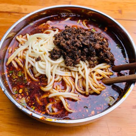 红汤杂酱面小时候的味道赞