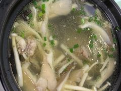 豚骨菌菇汤-宜城私房菜.臭鳜鱼(九华新街店)