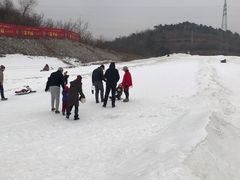 -玉龙滑雪场