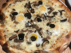 黑松露蘑菇pizza-MOMENTI手工意面(晶耀前滩店)