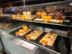 面包甜点陈列柜-麦当劳(广州南站店)