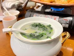鱼汤灼时蔬-饭怕鱼·黄焖鲟龙鱼(湖大店)