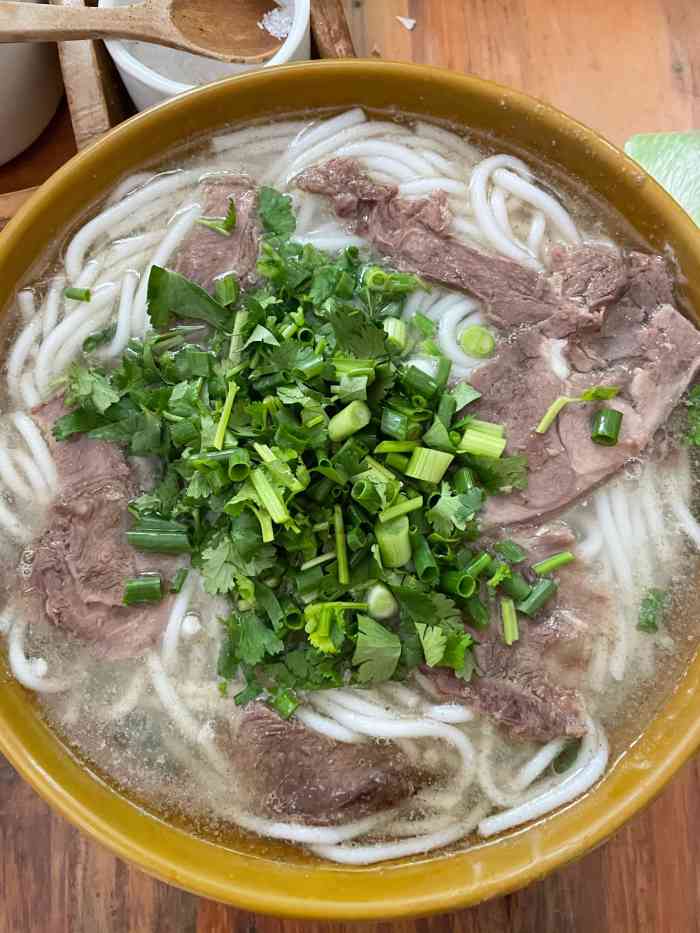 罗氏老盐边羊肉米粉-"就在我家楼下.妈耶,真的巨好吃.我妈那个.