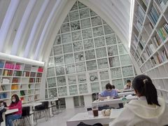 -钟书阁(松江泰晤士小镇店)