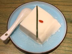 招牌手磨杏仁豆腐-京味斋·北京烤鸭(北京南站洋桥店)