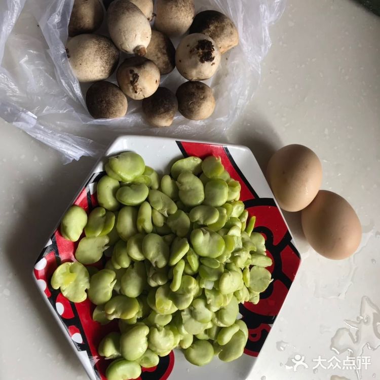 鲜掉牙——蚕豆草菇蛋汤