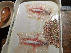 -老牌坊云南鱼豆花火锅(哈西万达店)