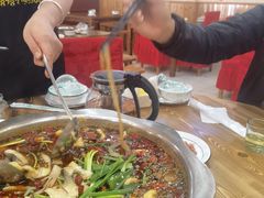 -乡土特色.冷锅鱼.牦牛肉汤锅