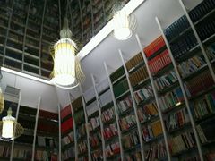 -钟书阁(松江泰晤士小镇店)