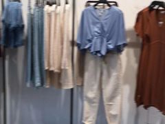 -URBAN REVIVO(上海中庚漫游城店)