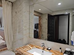 -北京奥加美术馆酒店(三里屯工人体育场地铁站店)