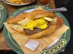 牛扒滑蛋菠萝油-肥韬茶餐厅(南山mini店)