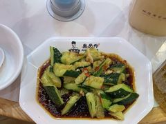 -鲁员外地锅鸡地锅鱼(龙湖江东天街店)