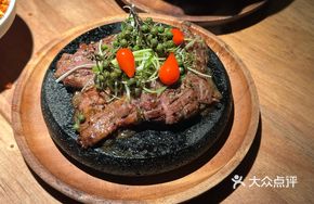 Green Sichuan Pepper Stone Plate Grilled Beef Tail