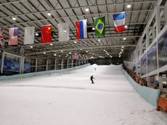 -乔波室内滑雪场