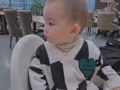 看看后面的环境-汽车博物馆主题餐厅