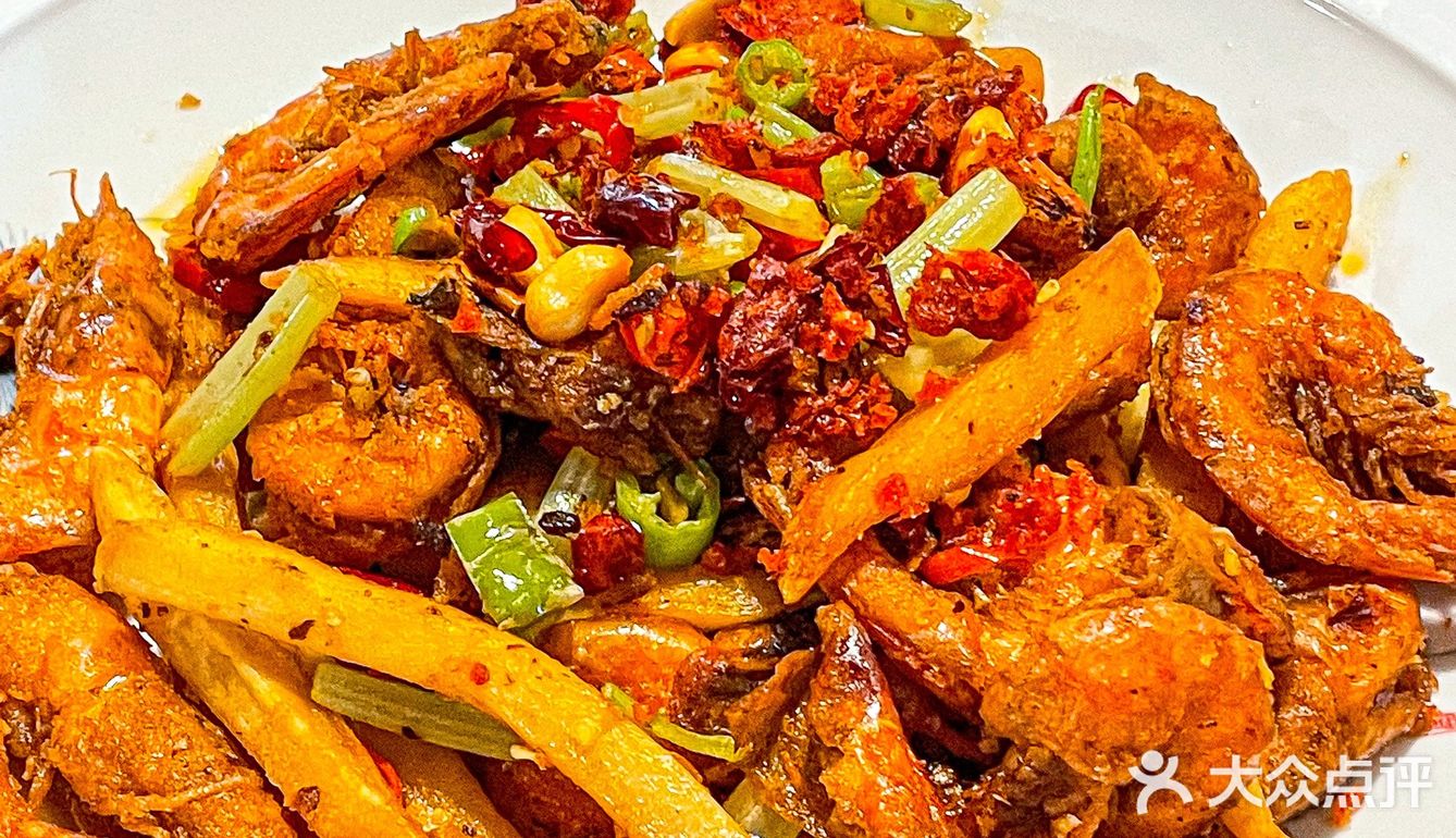 在李村吃到了这家超软糯的猪蹄子！！一顿炫仨！