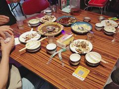 -蚝堡海鲜·威海菜·海肠捞饭·烧烤·亚洲吃蚝公司(幸福门店)