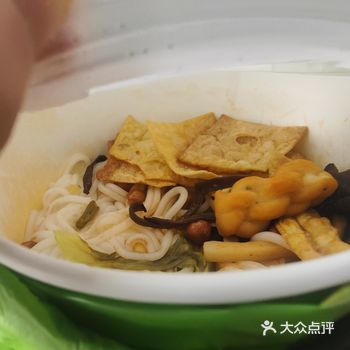 螺蛳粉的外卖，就是一个人的小火锅