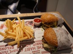 -The Habit Burger Grill 哈比特汉堡(复兴soho店)
