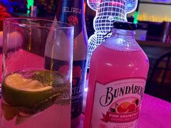 -UP嘻哈酒吧(粉巢店)