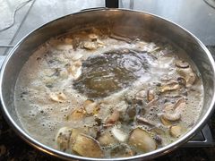 -菌海森林·非遗野生菌火锅(西山区滇池路摩根道店)