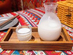 云南纂新奶白酒-火塘云南烧烤大排档