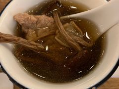 茶树菇龙骨汤-先记烧鹅王·本地粤菜(福永店)