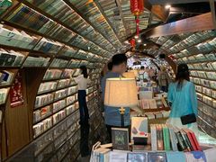 -钟书阁(珍园店)