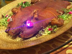 乳猪全体-新兴家喻酒家·羊城名宴(昌岗店)
