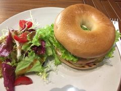 牛油果鸡肉贝果-VESH COFFEE(定西路店)