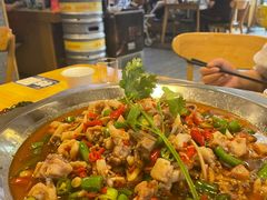 -兔行天下-鸿鹤鲜锅兔(中海国际店)