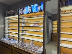 -优医视平价眼镜蔡司依视路折扣工厂店(德胜门店)