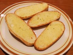 特制蒜香面包-萨莉亚意式餐厅(江桥万达广场店)