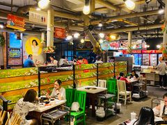 大堂-钢管厂歆瑞源油卤串串香(春熙路太古里店)