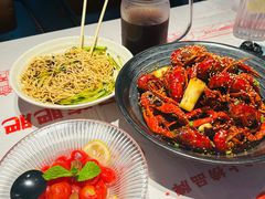 -肥肥虾庄·金牌油焖大虾(汉街SKP店)