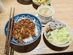 -红猪卤肉饭(大西洋美食城店)