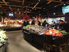 -中百仓储超市有限公司(越秀星汇维港店)