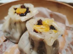 咸蛋黄乌米烧麦-佬泰丰斋· 乌镇茶食餐厅