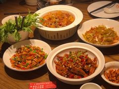 -爱碗亭·鲜炒湖南菜(壹城中心店)