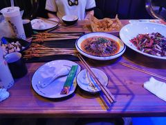 -临界音乐酒馆·小龙虾·江湖菜(华熙LIVE·鱼洞店)