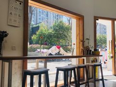 靠窗位-COTTON CAFE(德信·中外公寓店)
